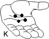K. Een tik met de 4 bijeengehouden vingertoppen in het midden van de hand.